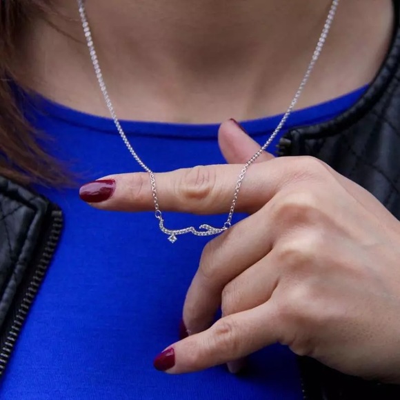 Arabic (Love) word necklace, Gold or Silver - Picture 9 of 9